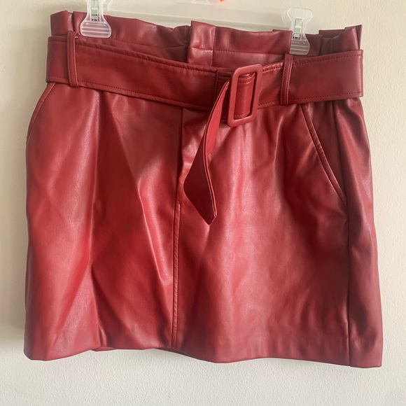 Zara mini skirt red leather (simili) large - Picture 3 of 7